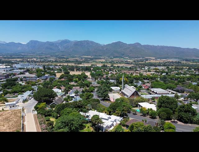 897M² VACANT LAND FOR SALE IN COURTRAI